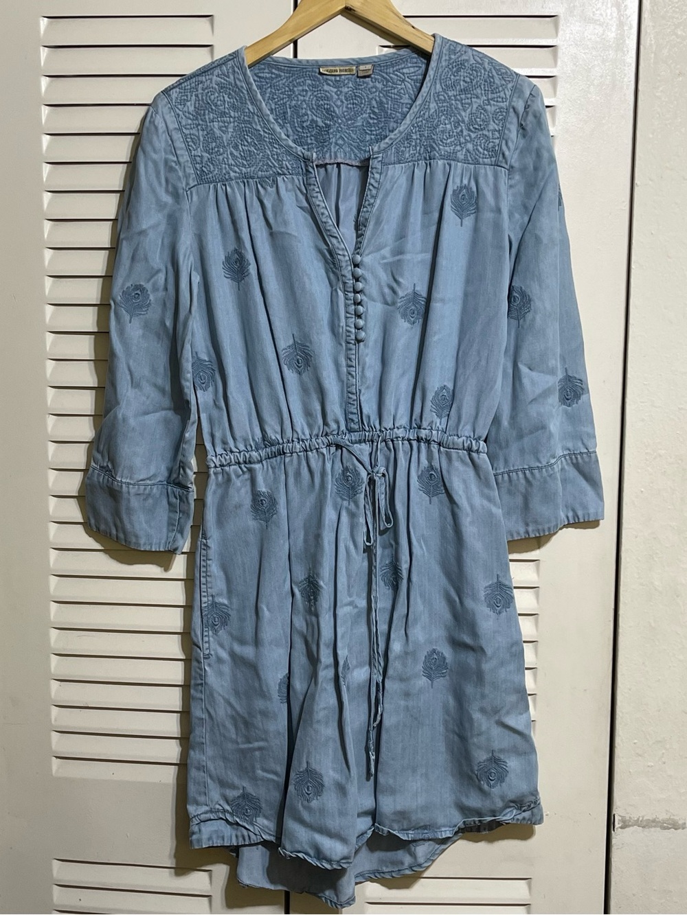Holding Horses Women’s Blue Denim Dress Embroidered Feathers UC Size S